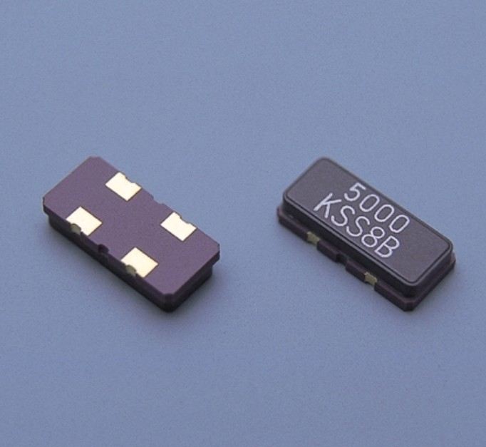 Кварцевый резонатор 4.608 МГц - 4608 SMD12055C4 16 20 CX-5F 1Г (4608)