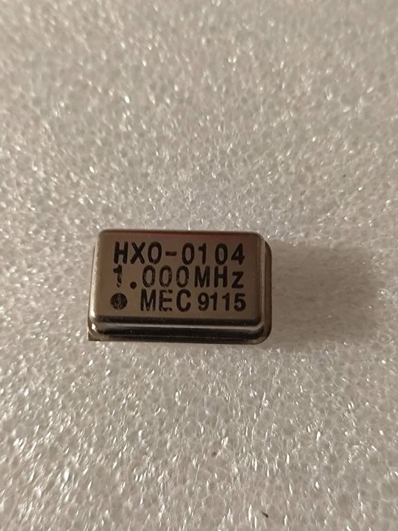 Кварцевый генератор 1 МГц - 1000,0 FULL TTL 5В HXO-0104 MEC