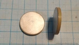 Ультразвуковой пьезоэлемент из пьезокерамики d20x2.2мм Диск ЦТС-19 Ультразвуковой пьезоэлемент из пьезокерамики d20x2.2мм Диск ЦТС-19
