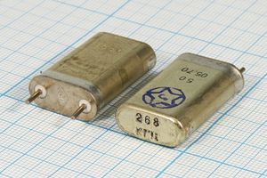 Кварцевый резонатор 0,268 МГц - 268 HC13U БА1 1Г высокие(19x30)