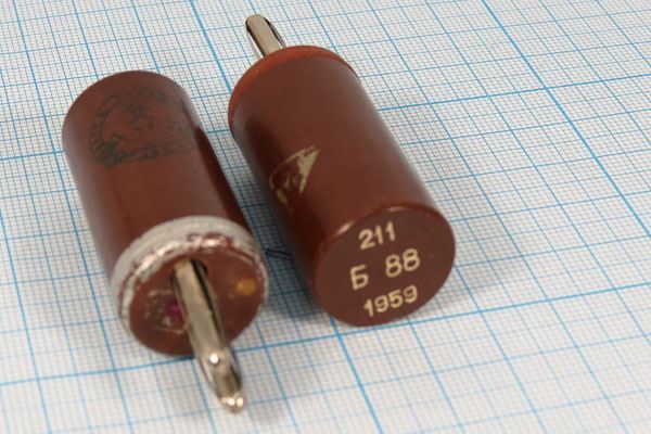 Кварцевый резонатор 5,29 МГц - 5290 П1 1Г (Б88)