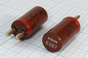 Кварцевый резонатор 6,582 МГц - 6582 П1 1Г (Б367)