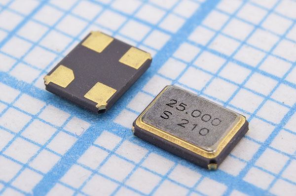 Кварцевый резонатор 25 МГц - 25000 SMD03225C4 12 30 30/-20~85C XMD 1Г CREC