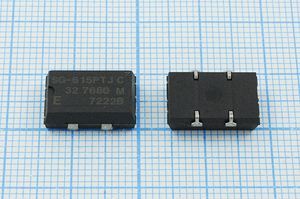 Кварцевый генератор 32,768 МГц - 32768 SMD14098P4 TTL 5В SG-615PTJ-C