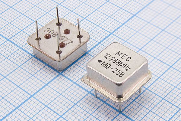 Кварцевый генератор 12,288 МГц - 12288 HALF T/CM 3,3В MO-25B MEC