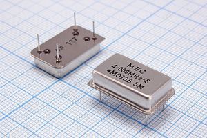 Кварцевый генератор 4 МГц - 4000 FULL T/CM 5В MO-13B-S MEC