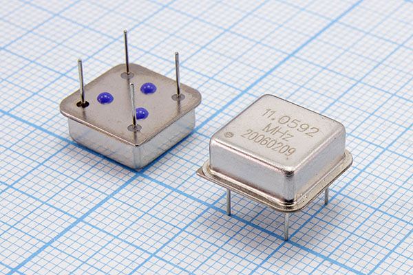 Кварцевый генератор 11,0592 МГц - 11059,2 HALF T/CM 5В