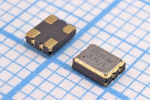 Кварцевый генератор 25 МГц - 25000 SMD03225C4 T/CM 3,3В SOC3225 STE