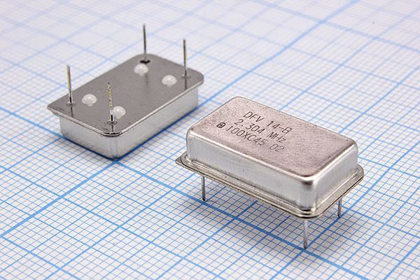 Кварцевый генератор 2,304 МГц - 2304 VCXO FULL CM 5В DFV14-B (DFV14-B 100XC45)