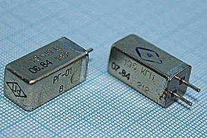 Кварцевый резонатор 0,195 МГц - 195 УВ 7,5 200/-55~65C РГ01-15ЖЧ 1Г 11x11x22