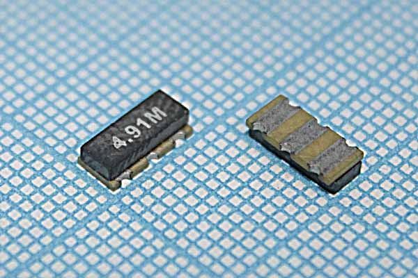 Кварцевый резонатор 4,91 МГц - 4910 C07434C3 4000 ZTTCC4,91MG