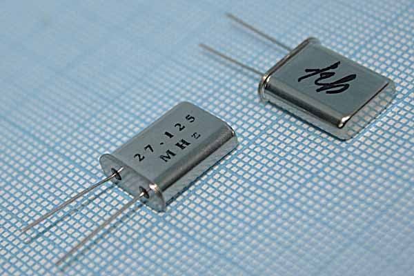 Кварцевый резонатор 27,125 МГц - 27125 HC49U 30 30 15/ 1Г (27.125)