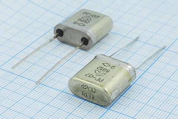 Кварцевый резонатор 4,2 МГц - 4200 HC33U 15 20/-10~60C РГ07ББ-6АП 1Г