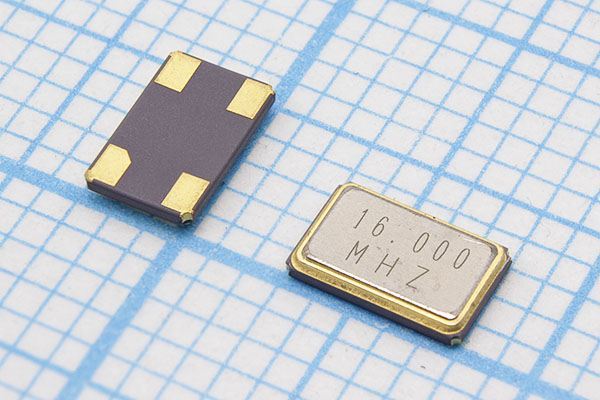 Кварцевый резонатор 16 МГц - 16000 SMD05032C4 30 30 30/-40~85C XMC 1Г CREC