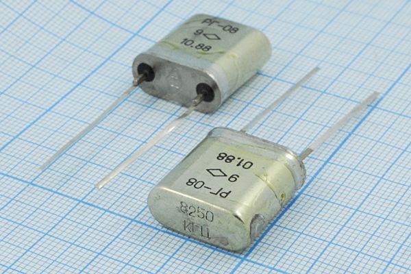 Кварцевый резонатор 8,25 МГц - 8250 HC33U 15 25/-30~60C РГ08ББ-14БР 1Г