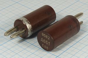 Кварцевый резонатор 8,332 МГц - 8332 П1 1Г (А601)