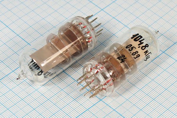 Кварцевый резонатор 0,1048 МГц - 104,8 СД 1Г 19x54