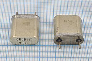 Кварцевый резонатор 3 МГц - 3000 HC6U БА 1Г (3000,0 КГЦ) Кварцевый резонатор 3 МГц - 3000 HC6U БА 1Г (3000,0 КГЦ)