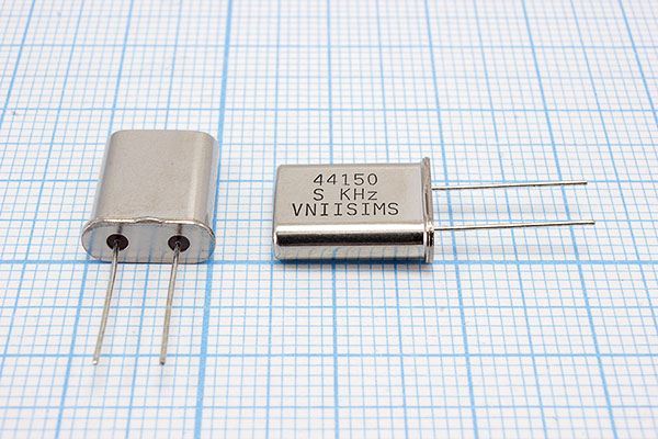 Кварцевый резонатор 44,15 МГц - 44150 HC49U S 15 30/-40~70C РПК01МД-6ВС 3Г