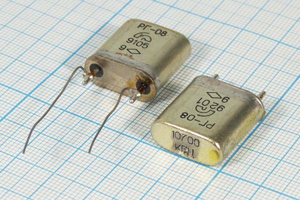 Кварцевый резонатор 10,7 МГц - 10700 HC6U РГ08БА 1Г