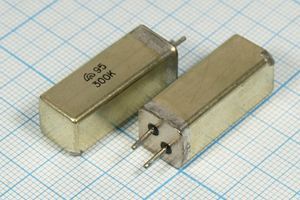 Кварцевый резонатор 0,3 МГц - 300 УД 1Г 11x11x28