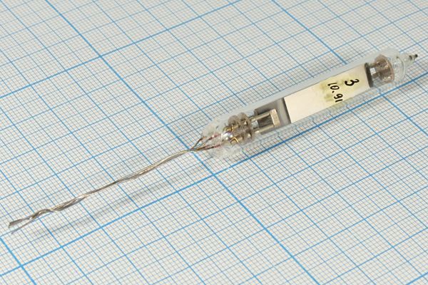 Кварцевый резонатор 1,0234 МГц - 1023,4 ЭИ 1Г 10x62 бм