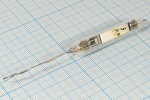 Кварцевый резонатор 1,0234 МГц - 1023,4 ЭИ 1Г 10x62 бм