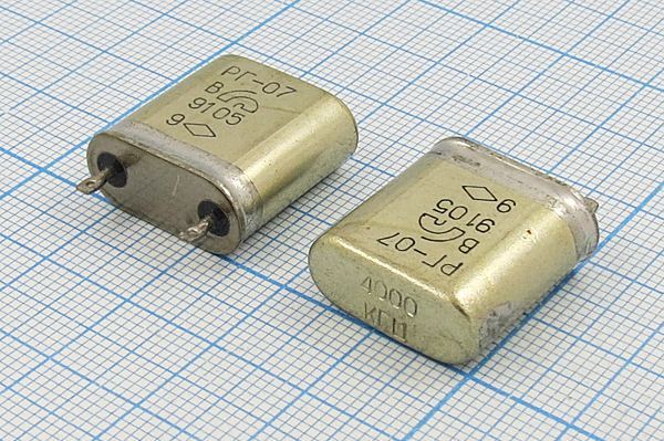 Кварцевый резонатор 4 МГц - 4000 БВ S 15 50/-60~85C РГ07БВ-6ДУ 1Г