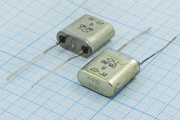 Кварцевый резонатор 4,4 МГц - 4400 HC33U 15 75/-60~85C РГ07ББ-14ЕУ 1Г