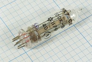 Кварцевый резонатор 0,1 МГц - 100 СЕ 50 100/-10~60C РК74СЕ-18БФ 1Г 19x64
