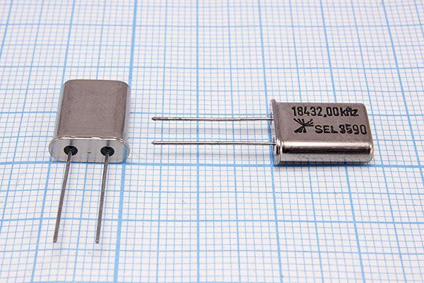 Кварцевый резонатор 18,432 МГц - 18432 HC49U 8,5 20 1Г (18432.00kHz)