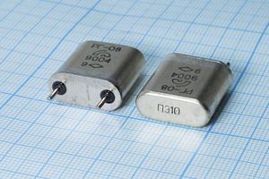 Кварцевый резонатор 10,106 МГц - 10106 HC6U РГ08БА 1Г (ПЭ10) Кварцевый резонатор 10,106 МГц - 10106 HC6U РГ08БА 1Г (ПЭ10)