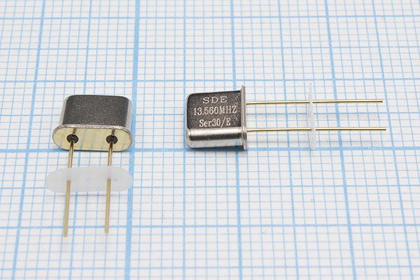 Кварцевый резонатор 13,56 МГц - 13560 UM5 S 10 30/-40~85C UM-5[SDE] 1Г +IS