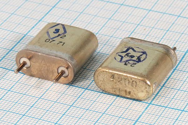 Кварцевый резонатор 4,2 МГц - 4200 HC6U БА 1Г (4200 КГЦ)