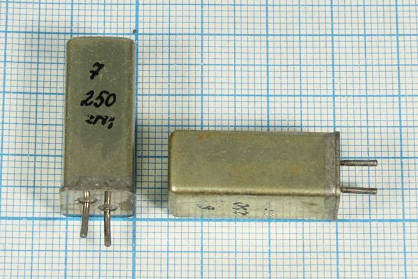 Кварцевый резонатор 0,25 МГц - 250 УГ 1Г 11x11x25