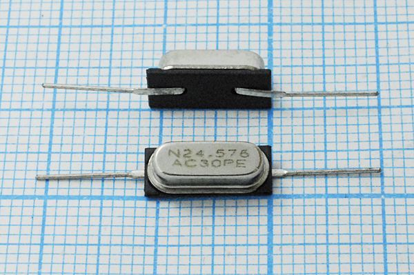Кварцевый резонатор 24,576 МГц - 24576 SMD49S4 30 30 1Г (N24.576AC30PE)