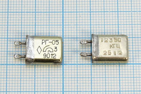 Кварцевый резонатор 12,35 МГц - 12350 МВ S 15 15/-10~60C РГ05МВ-14БВ 1Г