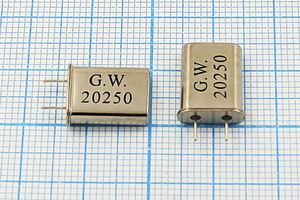 Кварцевый резонатор 20,25 МГц - 20250 HC49U 13 1Г 5мм (G.W.) Кварцевый резонатор 20,25 МГц - 20250 HC49U 13 1Г 5мм (G.W.)