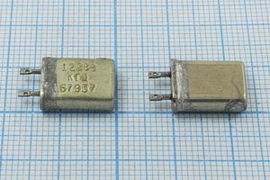 Кварцевый резонатор 12,288 МГц - 12288 МВ 1Г (12288 КГЦ)