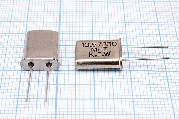 Кварцевый резонатор 13,5733 МГц - 13573,3 HC49U 20 1Г (KEW)