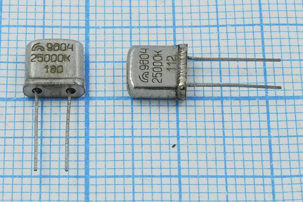 Кварцевый резонатор 25 МГц - 25000 UM5 МН 1Г