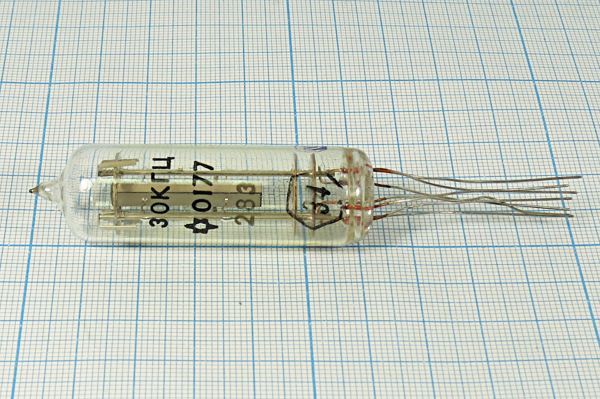 Кварцевый резонатор 0,03 МГц - 30 СУ 1Г 19x61
