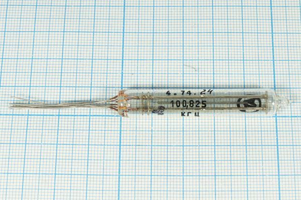 Кварцевый резонатор 0,100825 МГц - 100,825 ЭИ 1Г 10x62