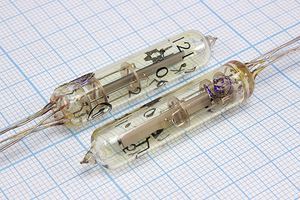 Кварцевый резонатор 0,12175 МГц - 121,75 ЭЕ 1Г 10x47