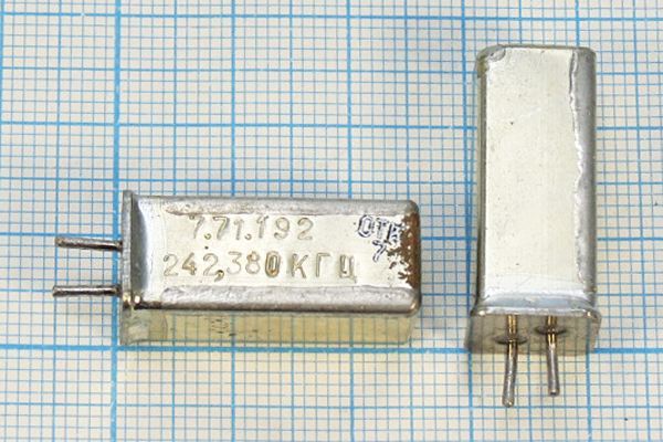 Кварцевый резонатор 0,24238 МГц - 242,38 УГ 1Г 11x11x25 (242.380КГЦ)