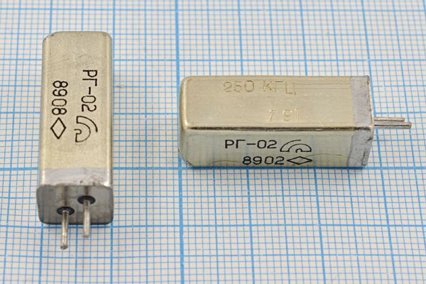 Кварцевый резонатор 0,25 МГц - 250 УД РГ02УД 1Г 11x11x28