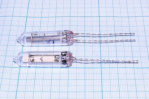 Кварцевый резонатор 0,128 МГц - 128 ЭГ 1Г 10x37 (57 A7) Кварцевый резонатор 0,128 МГц - 128 ЭГ 1Г 10x37 (57 A7)