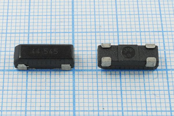 Кварцевый резонатор 44,545 МГц - 44545 SMD12545P4 30 30 3Г (44.545)