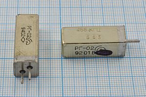 Кварцевый резонатор 0,455 МГц - 455 УД РГ02УД 1Г 11x11x28