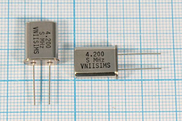 Кварцевый резонатор 4,2 МГц - 4200 HC49U S 15 30/-40~70C РПК01МД-6ВС 1Г